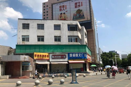 武漢市廣埠屯電腦城情況不佳,電腦生意蕭條,做副業(yè)的卻開始增多